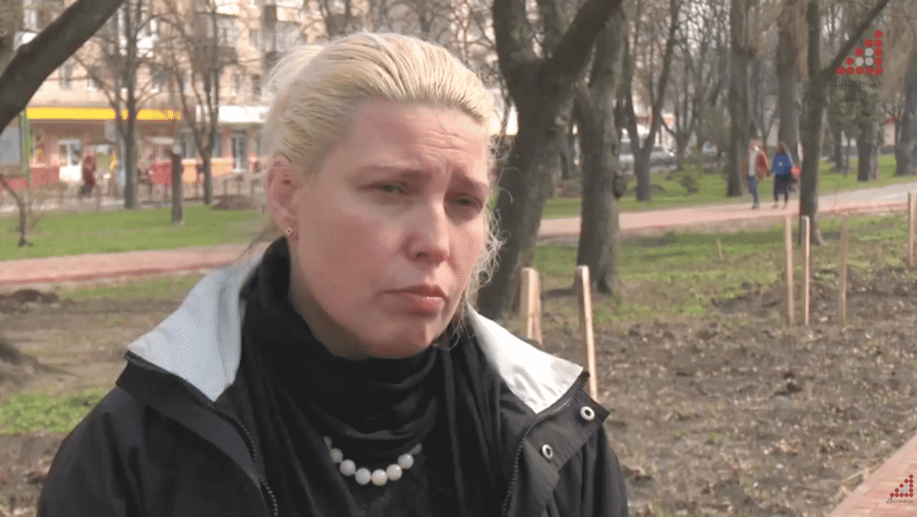 8 квітня — Міжнародний день ромів. У Чернігові від нацистського геноциду загинуло 5 тисяч ромів